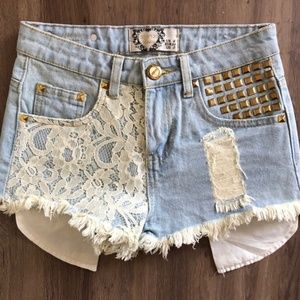 Boohoo distressed high-waisted Jean shorts